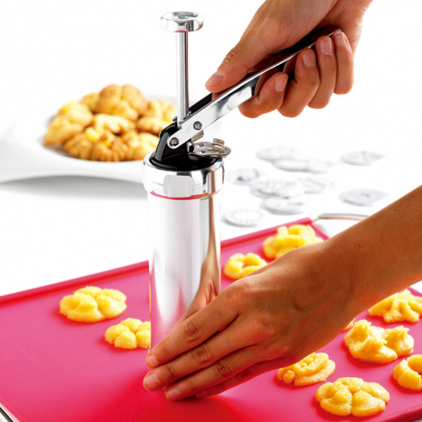 Metal cookie gun press